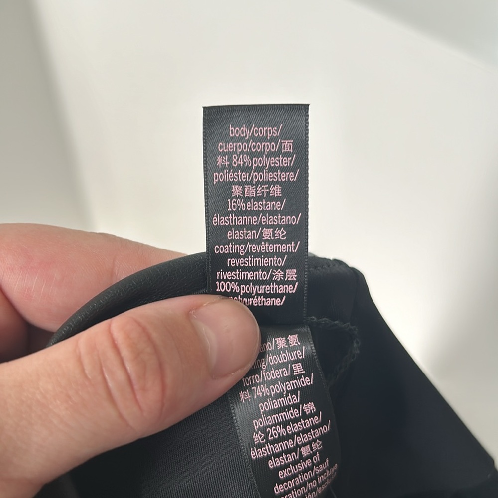 NWT Victoria’s Secret Faux Leather Leggings - Picture 6 of 6